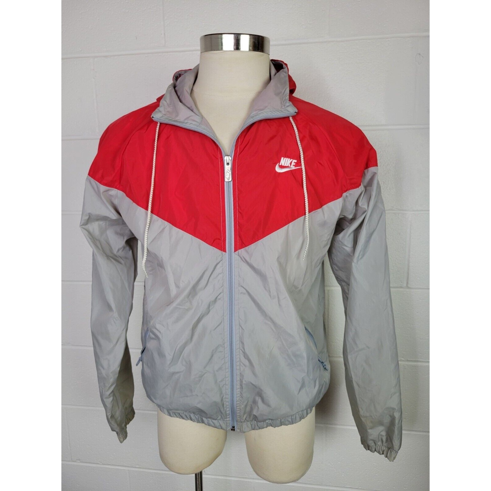 Vintage 80s-90s Nike Mens Red Gray Nylon Windbreaker Jacket Gray Label L